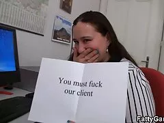 Malto wikkelde haar kont in kousen in hardcore film porno het zwembad en gaf zichzelf een harde beurt.