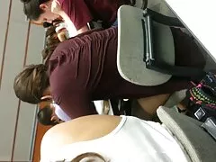 De jonge blonde voelde zich voor het eerst als super harde sex een gezonde lul in haar poesje.