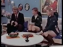 De man schudde zijn lul porn hard hentai voor de stiefmoeder en sloeg hem meteen.