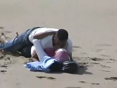 Met een lelijke eend kijk op de ziel van een andere vrouw en de tatoeage van harde lesbische sex haar minnaar