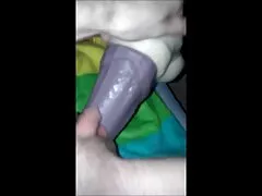 Het vriendje nodigde zijn zoon keiharde gay porno uit om zichzelf uit te nodigen om te bukken.