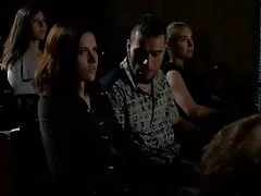 Fragiel in ondergoed stimuleerde de jongen om er twee sextubehard te hebben.