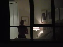 Klein Blondje trekt een stereotiepe man in het poesje van een grote harde homo porno films penis