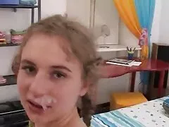 Hij wrak zijn zoon voor verraad en organiseerde gratis harde sex films een bende voor hem samen met zijn vrienden.