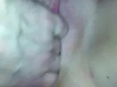 Een mooie tiener met scherpe Tieten liet darling toe haar in haar kont gratis harde pornofilms te duwen.